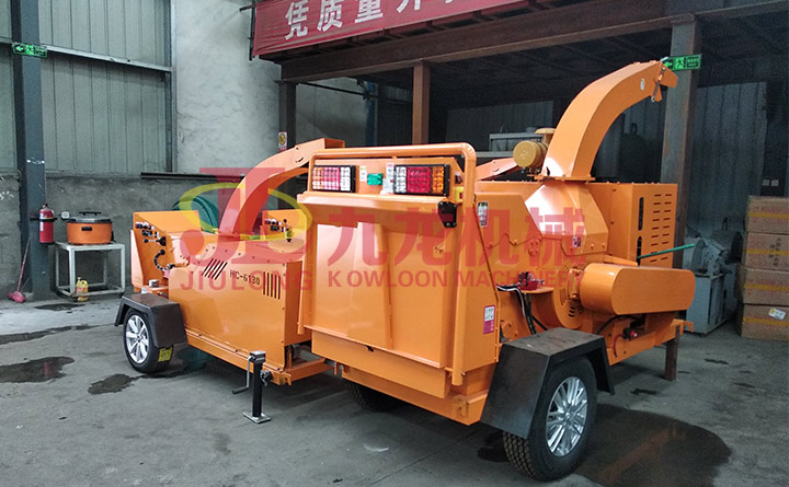 移動(dòng)式樹枝粉碎機(jī)